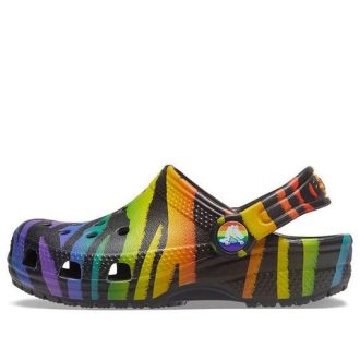 Crocs (GS) Classic Seasonal Print Clogs “Black Multi” 207345-0C4