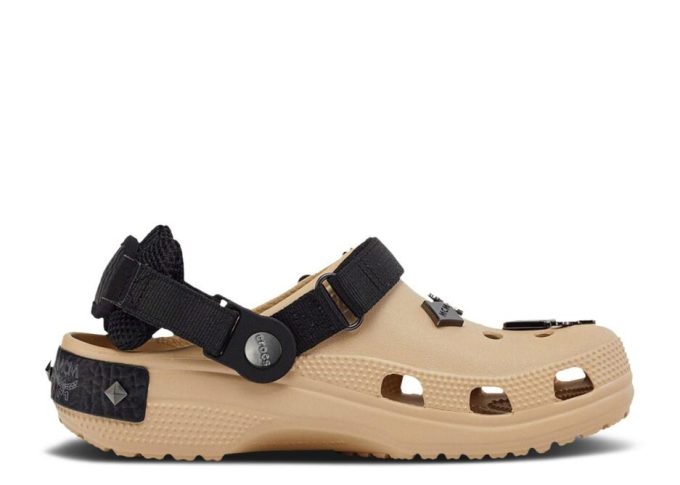 MCM x Classic Clog “Mini Fanny Pack – Irish Cream” MCM x Classic Clog “Mini Fanny Pack – Irish Cream”